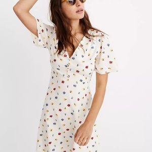 Madewell Orchard Flutter Sleeve Dress in Confetti Floral